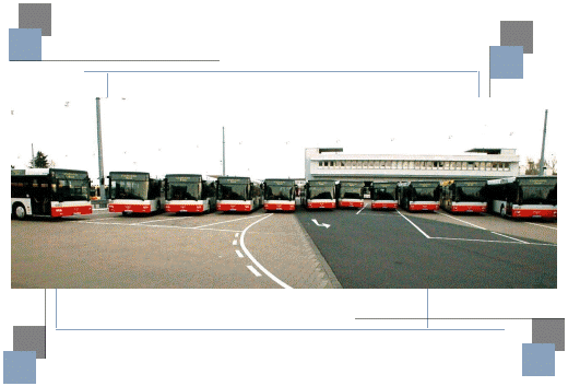 Busparade im Halbkreis am Betriebshof Bonn